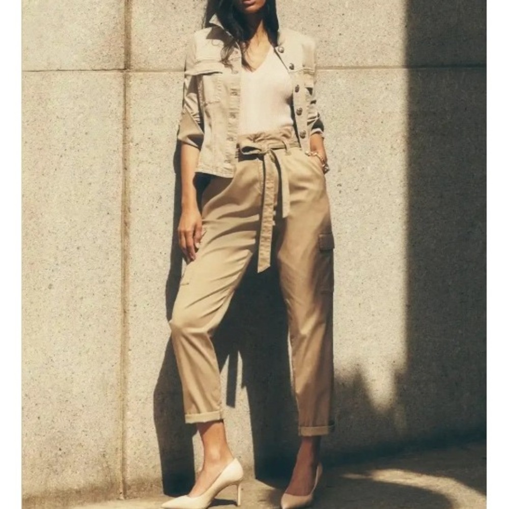 White House Black Market Tapered Ankle Cargo Pants Tan Extra High Rise 6 NEW